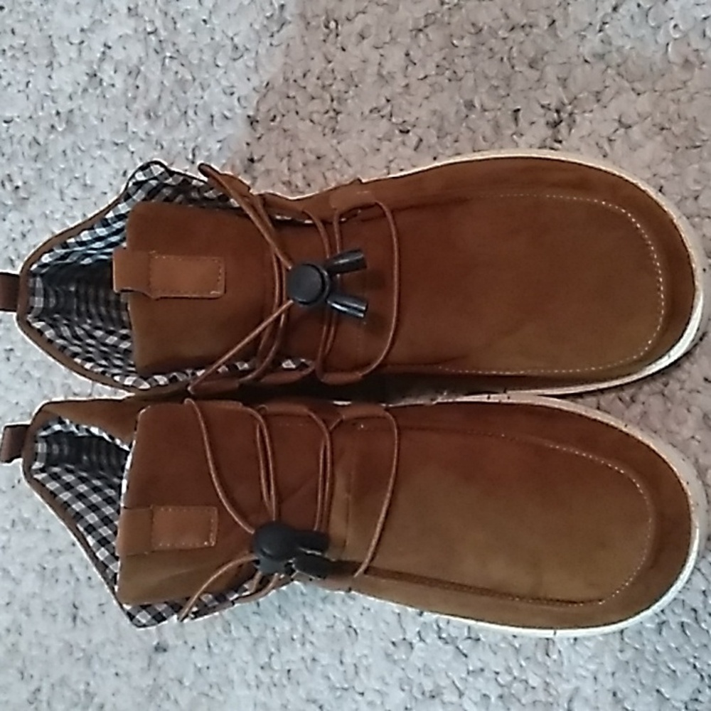 Brown laced front ankle boots
